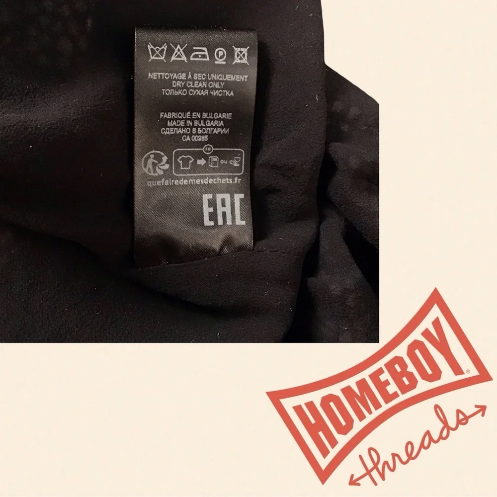 NWT Elegant Black Dress Size 38. HAS A SMALL RIP ON MIDDLE OF BACK. - Picture 5 of 7